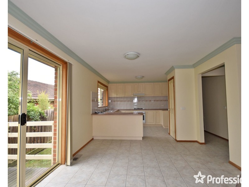 4/40-42 Newman Road, Mooroolbark VIC 3138