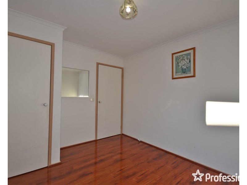 2 Hyde Park Walk, Mooroolbark VIC 3138