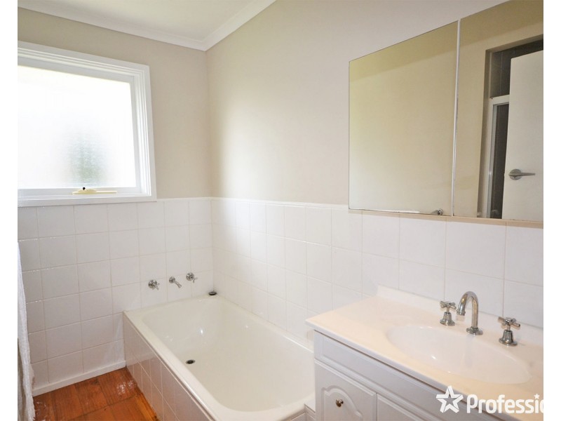 71 Cardigan Road, Mooroolbark VIC 3138