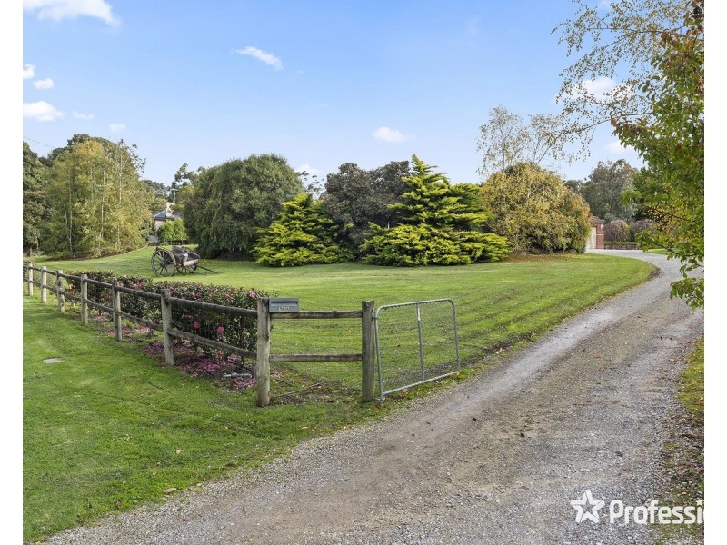 16a Charles Road, Lilydale VIC 3140