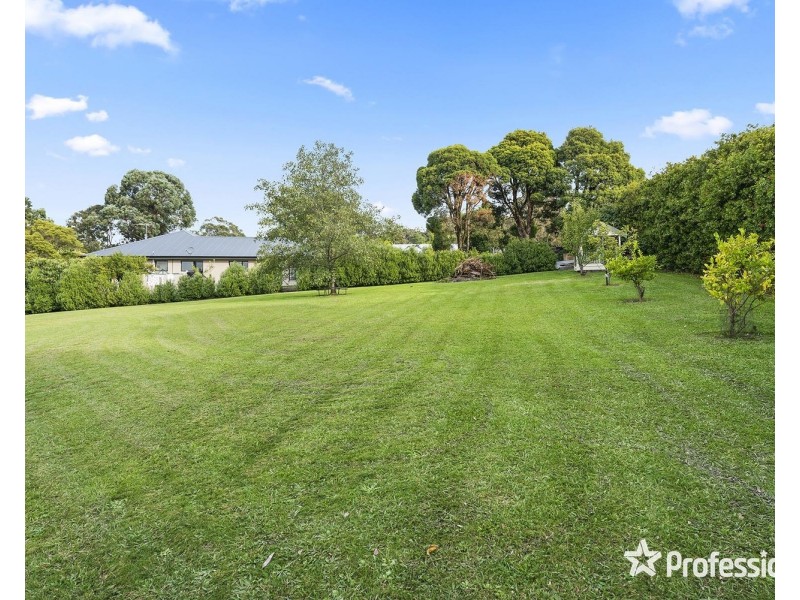 16a Charles Road, Lilydale VIC 3140