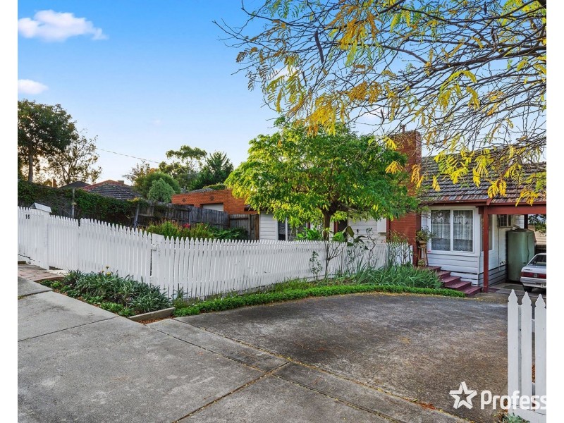 16 Mount View Parade, Mooroolbark VIC 3138