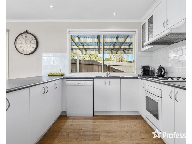 11 Cosmo Court, Kilsyth VIC 3137