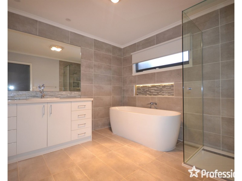 10 Coachmans Court, Chirnside Park VIC 3116