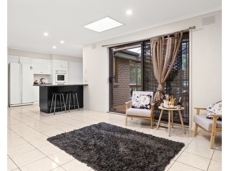 1 Trenton Place, Mooroolbark VIC 3138