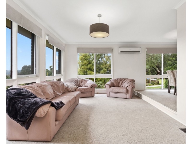 1 Trenton Place, Mooroolbark VIC 3138