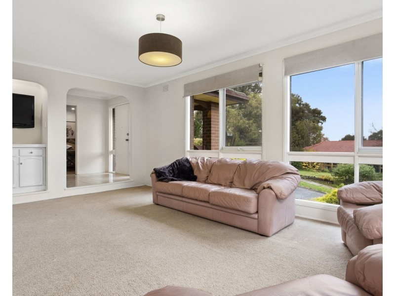 1 Trenton Place, Mooroolbark VIC 3138