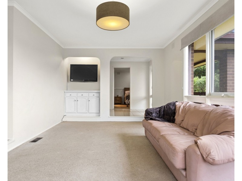 1 Trenton Place, Mooroolbark VIC 3138