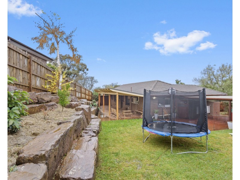 1 Trenton Place, Mooroolbark VIC 3138