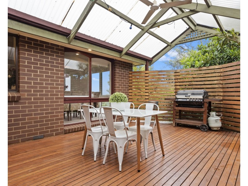 1 Trenton Place, Mooroolbark VIC 3138