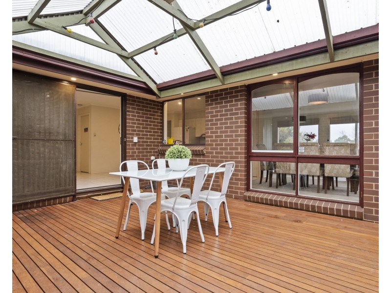 1 Trenton Place, Mooroolbark VIC 3138