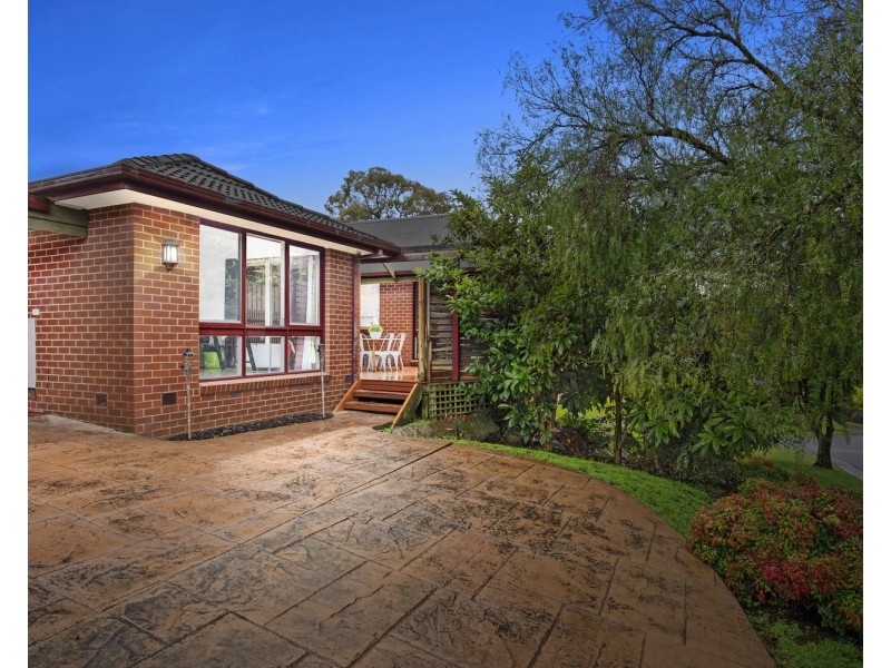 1 Trenton Place, Mooroolbark VIC 3138