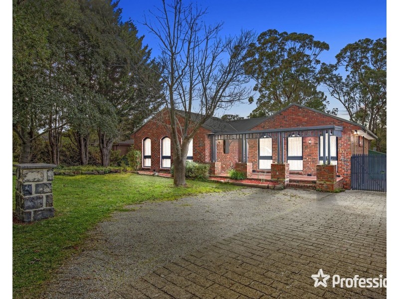 18 Maple Court, Kilsyth VIC 3137