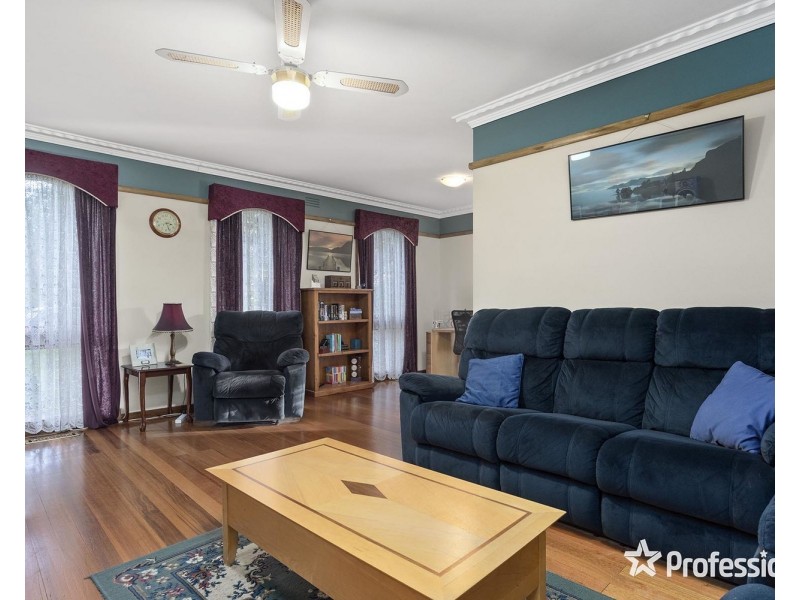 18 Maple Court, Kilsyth VIC 3137
