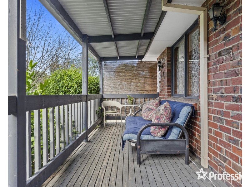 18 Maple Court, Kilsyth VIC 3137
