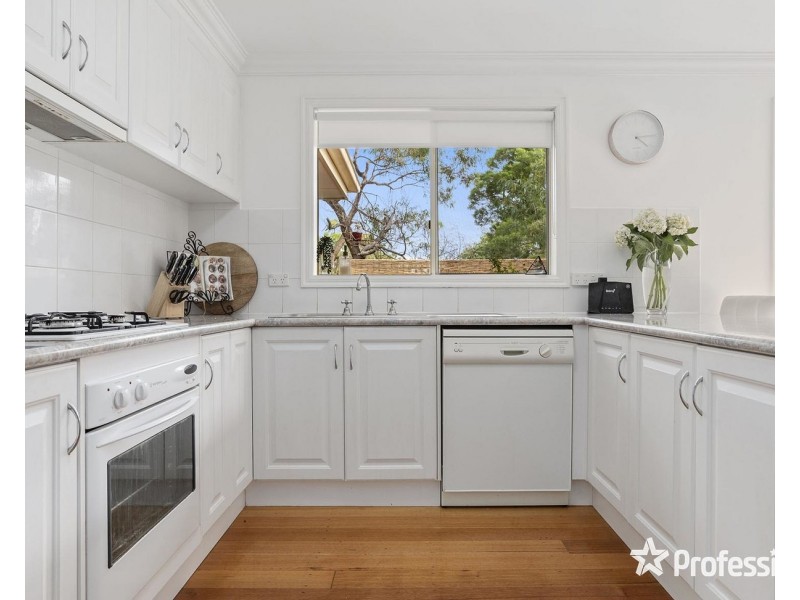 4/12 Ryland Avenue, Croydon VIC 3136