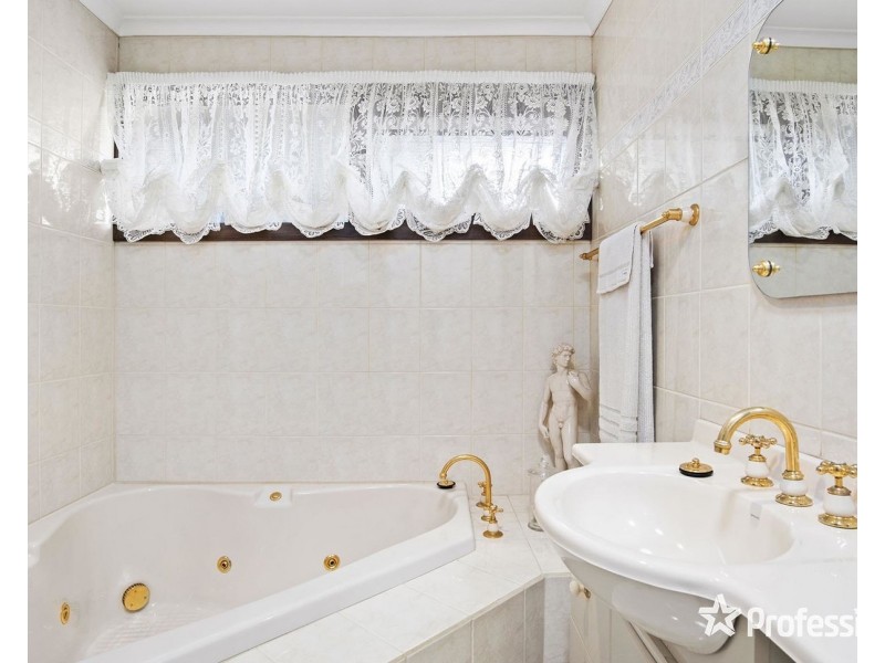 38 Huntingdale Drive, Chirnside Park VIC 3116