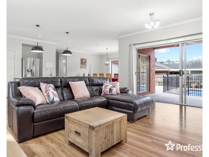 12 Carole Avenue, Chirnside Park VIC 3116