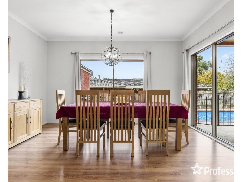 12 Carole Avenue, Chirnside Park VIC 3116