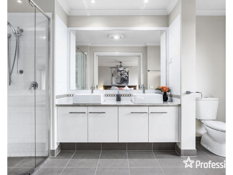 12 Carole Avenue, Chirnside Park VIC 3116