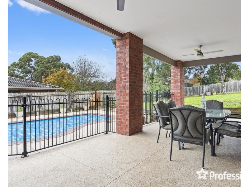 12 Carole Avenue, Chirnside Park VIC 3116