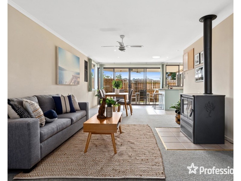 10 Jillian Street, Mooroolbark VIC 3138