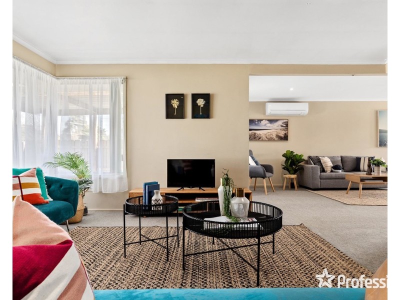 10 Jillian Street, Mooroolbark VIC 3138