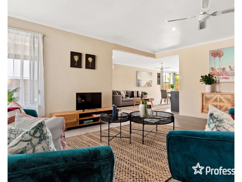 10 Jillian Street, Mooroolbark VIC 3138