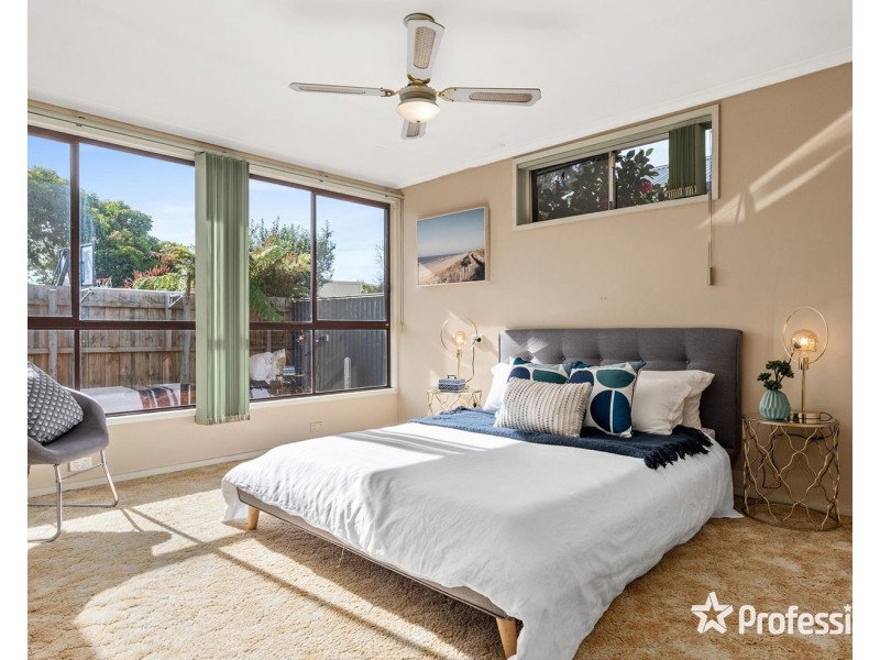 10 Jillian Street, Mooroolbark VIC 3138