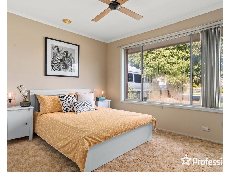 10 Jillian Street, Mooroolbark VIC 3138