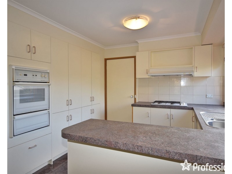 3 Hillview Court, Croydon Hills VIC 3136