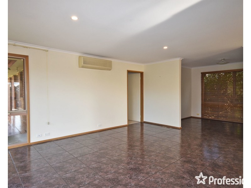 3 Hillview Court, Croydon Hills VIC 3136