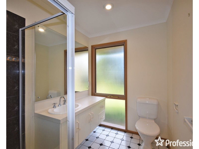 3 Hillview Court, Croydon Hills VIC 3136