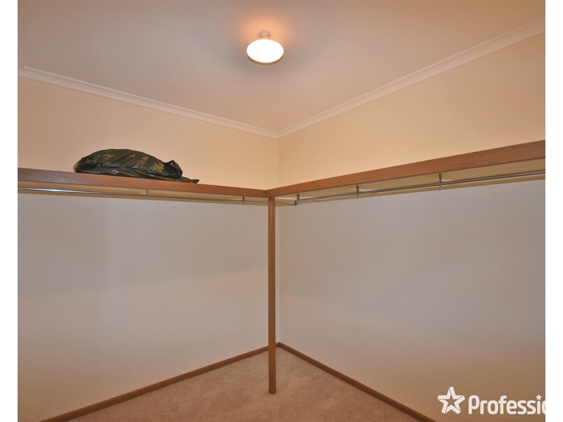 3 Hillview Court, Croydon Hills VIC 3136