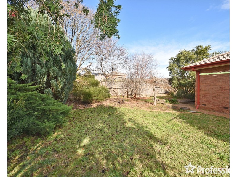 3 Hillview Court, Croydon Hills VIC 3136
