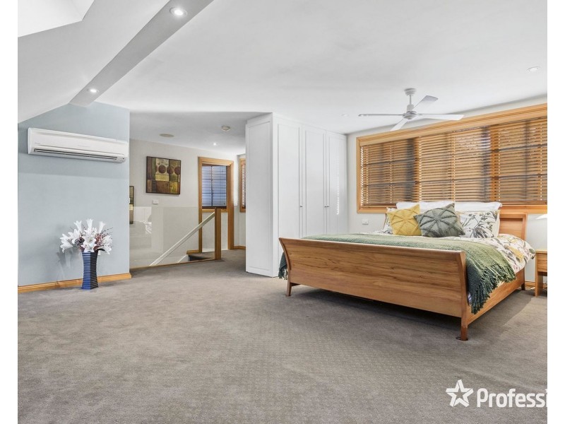 15 Rangeview Road, Mount Evelyn VIC 3796