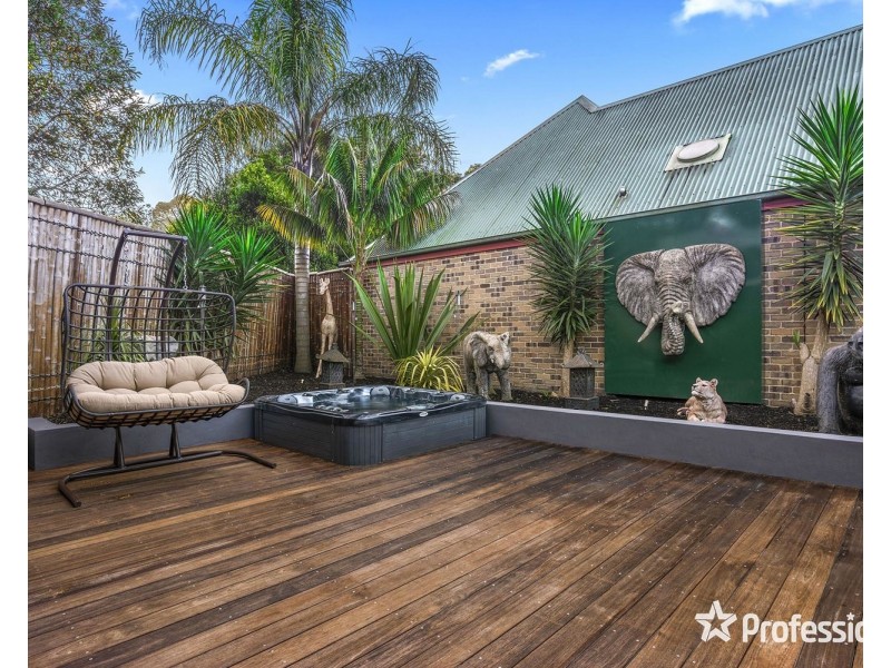 15 Rangeview Road, Mount Evelyn VIC 3796