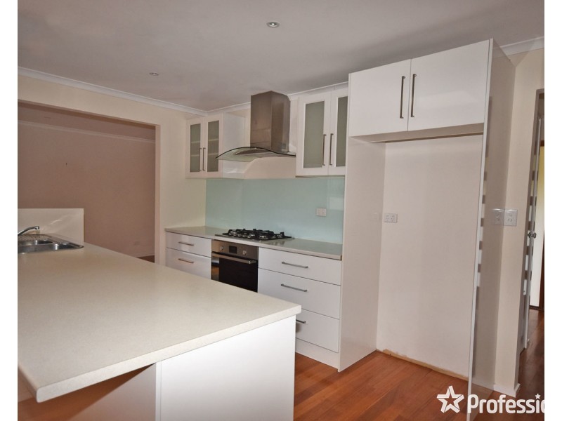 24 Chevalier Crescent, Mooroolbark VIC 3138