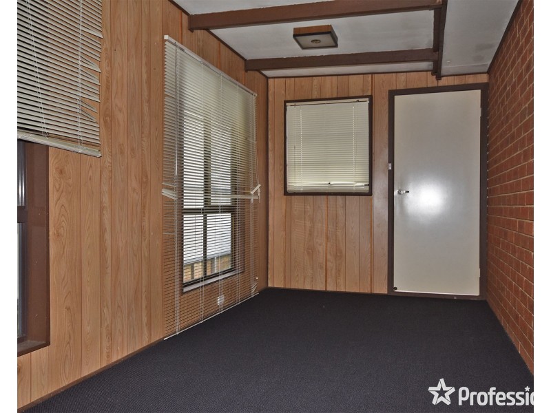 24 Chevalier Crescent, Mooroolbark VIC 3138