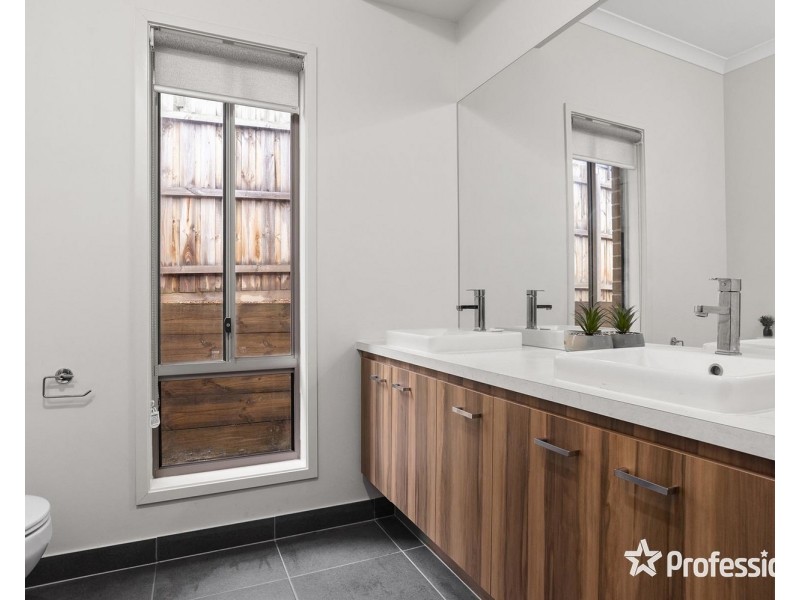 32a Lindisfarne Avenue, Croydon VIC 3136