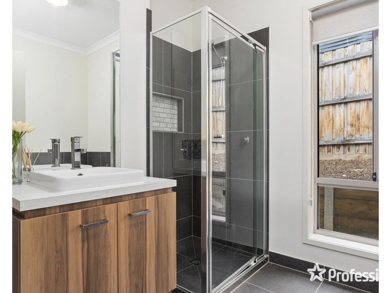 32a Lindisfarne Avenue, Croydon VIC 3136