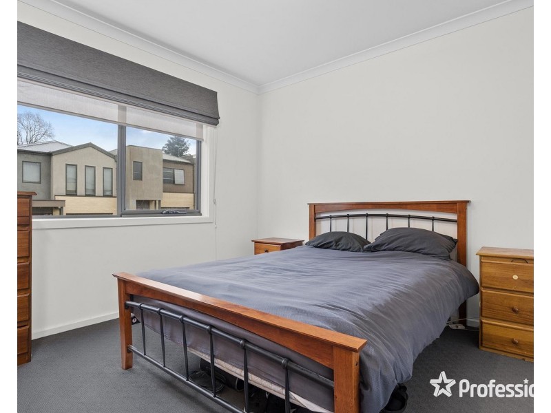 5 Toby Place, Mooroolbark VIC 3138