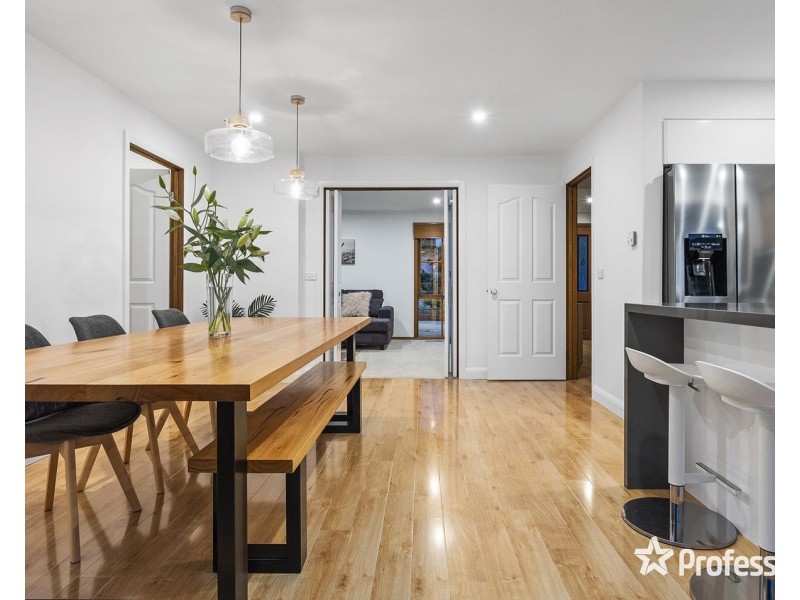 47 Alpine Way, Kilsyth VIC 3137