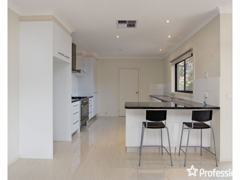 15A Nolan Avenue, Mooroolbark VIC 3138