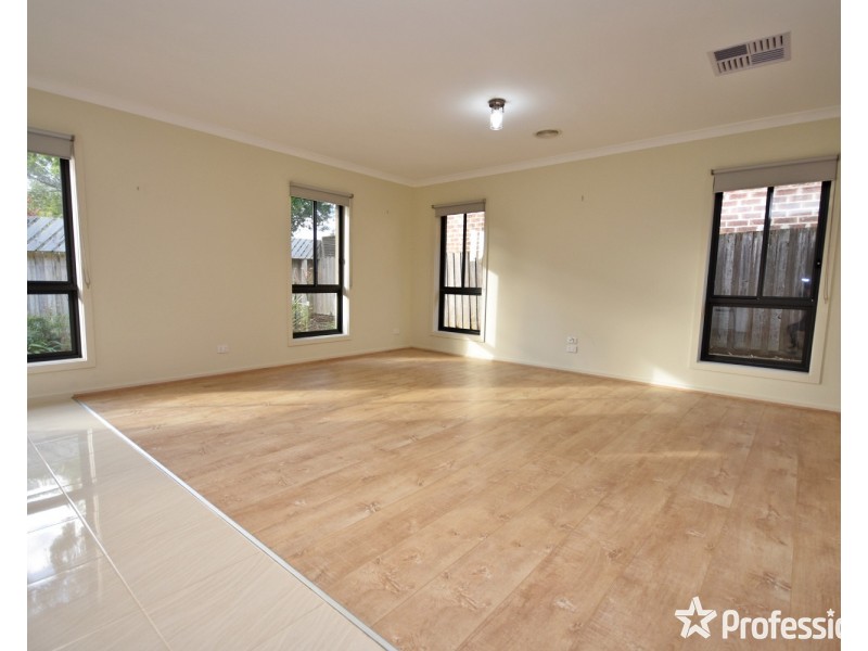 15A Nolan Avenue, Mooroolbark VIC 3138