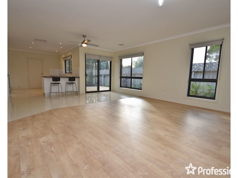 15A Nolan Avenue, Mooroolbark VIC 3138