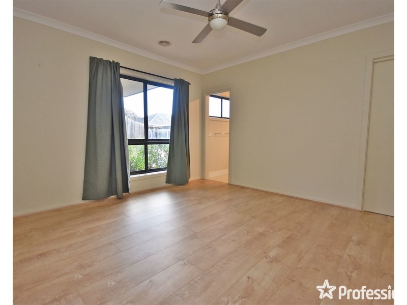 15A Nolan Avenue, Mooroolbark VIC 3138