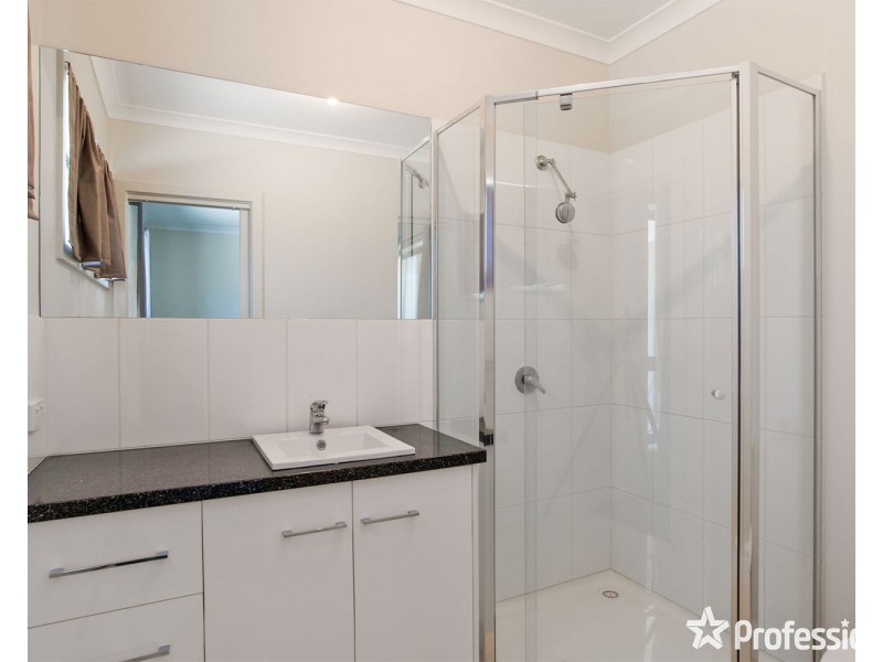 15A Nolan Avenue, Mooroolbark VIC 3138