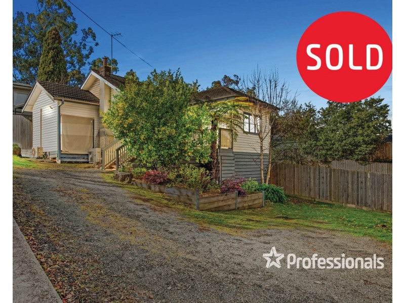 28 Old Warburton Road, Seville VIC 3139