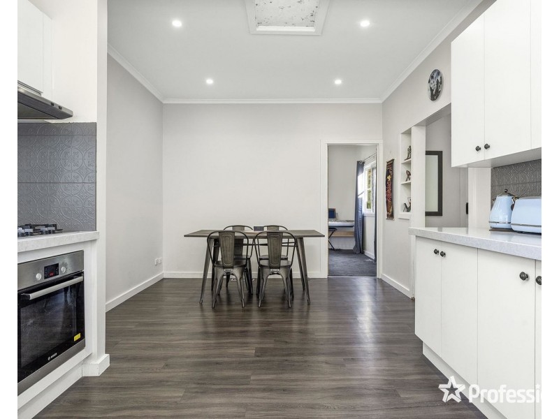 28 Old Warburton Road, Seville VIC 3139